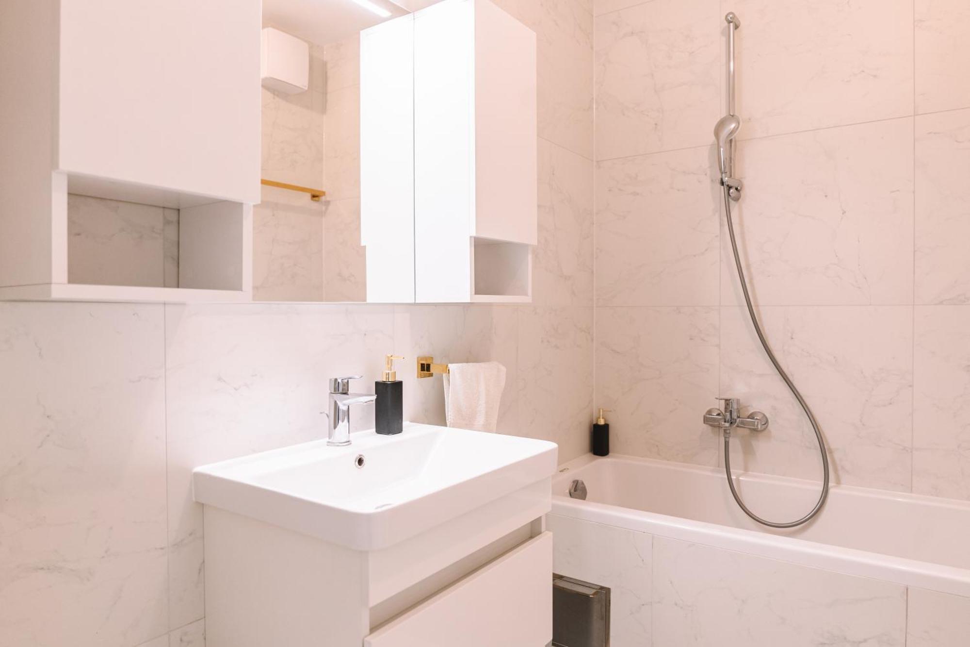Flexible Selfcheckins 66 - Zagreb - Loggia - 80M2 - New - Luxury - Garage - 2 Bedrooms Экстерьер фото